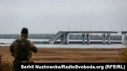 Зруйнований військом РФ Антонівський міст на Херсонщині, листопад 2022 року