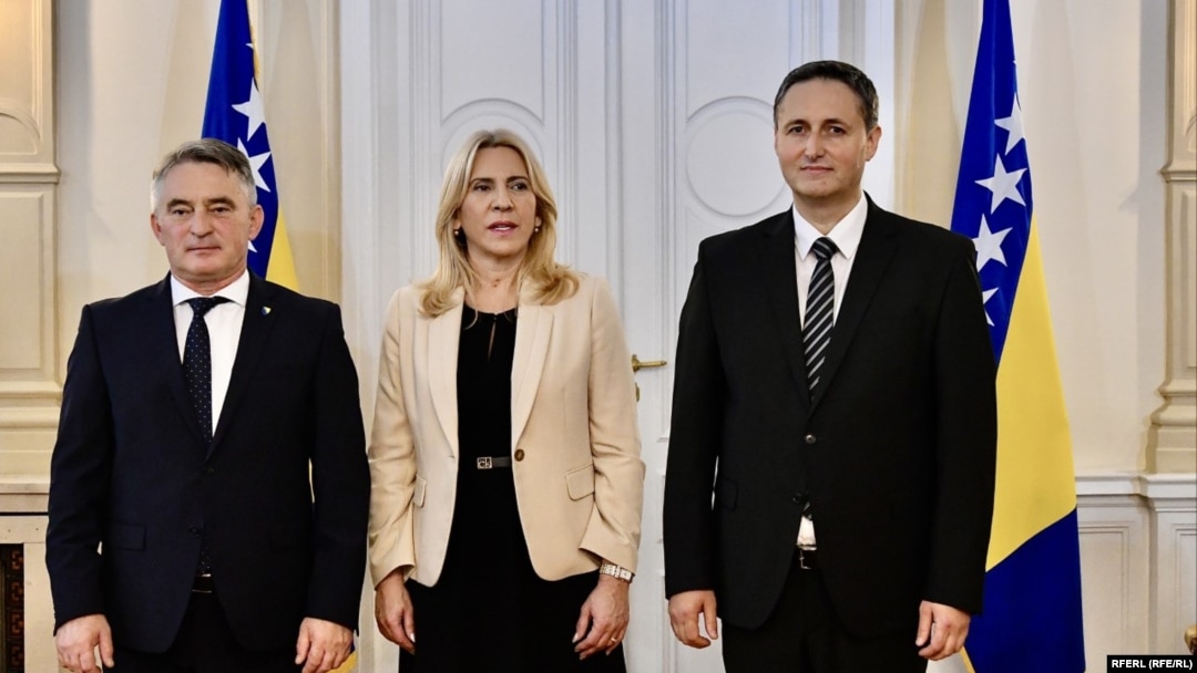 Članovi Predsjedništva BiH Željko Komšić, Željka Cvijanović i Denis Bećirović prilikom preuzimanja dužnosti u Sarajevu, 16. novembra 2022.