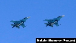 У розвідці зауважили, що на аеродромі розміщуються російські винищувачі, зокрема Су-34 і Су-35С, які щодня використовуються в ударних операціях по українських передових позиціях (фото ілюстративне)
