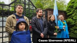 Акция у посольства Украины в Праге, приуроченная к 80-летию депортации крымских татар, 18 мая 2024 года