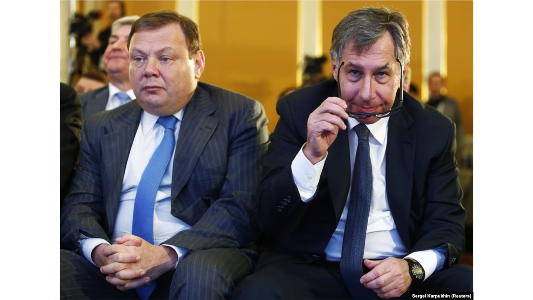 Головні акціонери компанії ABH Holdings, співзасновники російської фінансового консорціуму «Альфа Груп» Михайло Фрідман (ліворуч) і Петро Авен (архівна світлина)