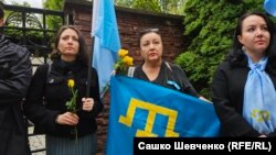 Акция у посольства Украины в Праге, приуроченная к 80-летию депортации крымских татар, 18 мая 2024 года