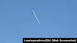 У цій площині крил не видно