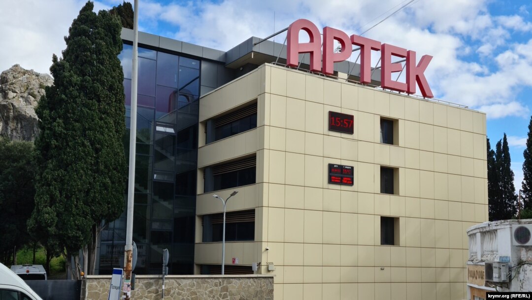 Будівля дитячого табору «Артек», окупований Гурзуф, Крим, червень 2023 року