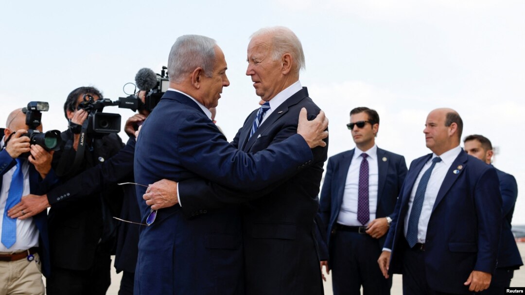 Baş nazir Benyamin Netanyahu İsrail və HƏMAS arasında davam edən qarşıdurma fonunda İsrailə gələn prezident Co Baydeni qarşılayır. 2023