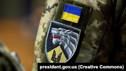 У ССО зазначають, що командуванню було відомо про слідчі дії щодо цього військовослужбовця, також було всебічне сприяння їхньому проведенню.
