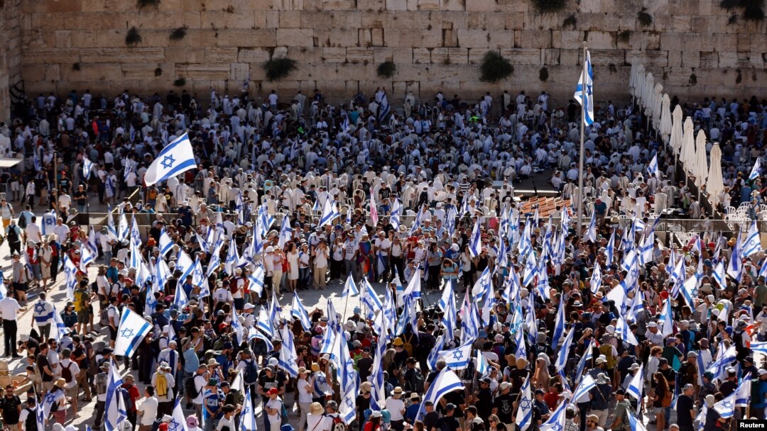 Okupljanje demonstranata ispred Zida plača u Jerusalemu pred nove velike proteste protiv reforme pravosuđa, 23. juli