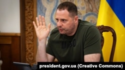 Єрмак додав, що Україна, як жертва агресії, не може прийняти жодних змін, які «загрожують її існуванню»