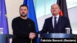 Ukrajinski predsjednik Volodimir Zelenski i njemački kancelar Olaf Scholzu Berlinu, Njemačka, 16. februara 2024.