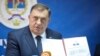 Мілорад Додік, проти якого Сполучені Штати запровадили санкції, у травні підтримав пропозицію, яка передбачала «від’єднання» Республіки Сербської від Боснії