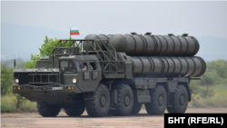 За словами голови парламентського комітету з питань оборони Христо Гаджева, передача несправних ракет С-300 жодним чином не загрожуватиме протиракетній обороні Болгарії.