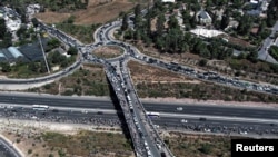 Veliki broj Izraelaca maršira ka Jerusalimu, 22. juli.