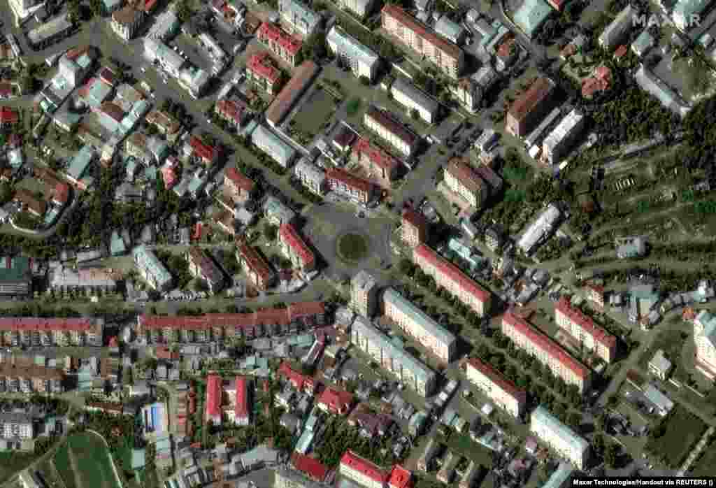 Опустевшие улицы Ханкенди, фото со спутника. 29 сентября 2023 года. Правительство Армении заявило 2 октября, что из региона с численностью населения около 120 тысяч человек выехало более 100 тысяч