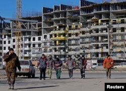 Російське будівництво в окупованому Маріуполі, лютий 2023 року