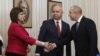 Лидерът на БСП Корнелия Нинова, председателят на парламентарната група на партията Георги Свиленски и президентът Румен Радев.