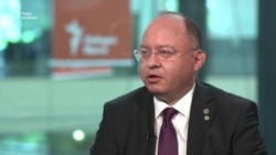 Голова МЗС Румунії заявив про підтримку скасування спрощеної процедури отримання віз для громадян РФ (відео)