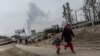 МВС: евакуація в Ірпені продовжується після обстрілів
