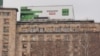 Glavna vest iz ovog paketa je da Brisel predlaže kaznene mere trećim zemljama koje svesno zaobilaze sankcije EU. Bilbord Russia Today na zgradi u Beogradu, decembar 2022.