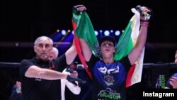 Absolute Championship Akhmat ийначу кепехь латарийн лиган турнирехь ву Кадыров Iела. 2022 шо, гIуран-беттан 23-гIа
