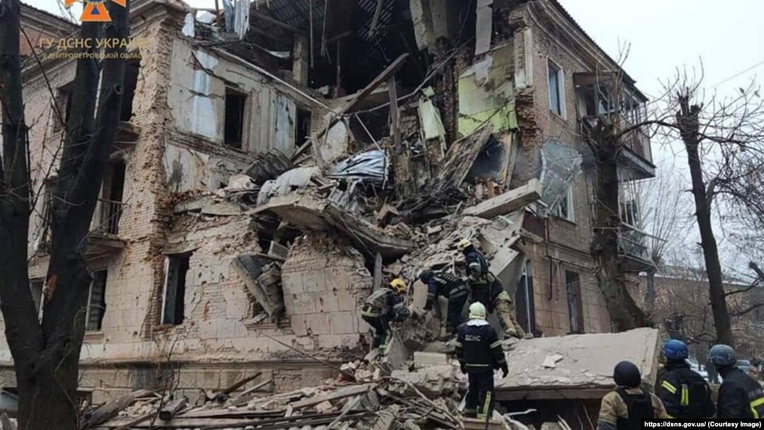 16 грудня внаслідок влучання ворожої ракети в житловий будинок в місті Кривий Ріг півторарічна дитина загинула, ще четверо дітей віком від 3 до 10 років поранені