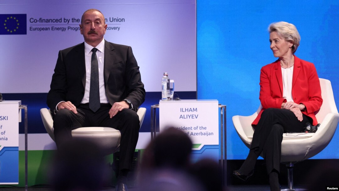 Avropa Komissiyasının prezidenti Ursula Fon der Lyayen və Azərbaycan prezidenti İlham Əliyev Sofiyada Yunanıstan və Bolqarıstan arasında qaz boru kəmərinin istismara verilməsi mərasimində.