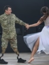 У благодійному балі «Хоробрих сердець» взяли участь військові, які пройшли шлях відновлення після тяжких поранень