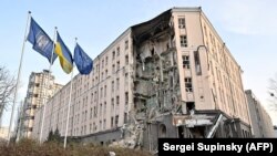 Готель у Києві, який був пошкоджений в ході повітряної атаки 31 грудня 2022 року. Щонайменше одна людина в столиці померла внаслідок російського обстрілу в той день
