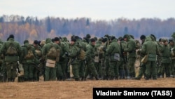 За словами родички мобілізованого, до солдатів приїхав ОМОН, а військова комісія з окупованої частини Луганської області вимагала повернутися на залишені позиції (фото ілюстративне)
