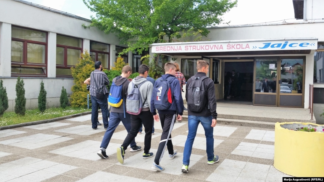 U Jajcu od početka naredne školske godine treba zaživjeti eksperimentalna škola, sa jedinstvenim nastavnim planom i programom