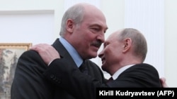 Олександр Лукашенко (л) і російський президент Володимир Путін, архівне фото, 2018 рік