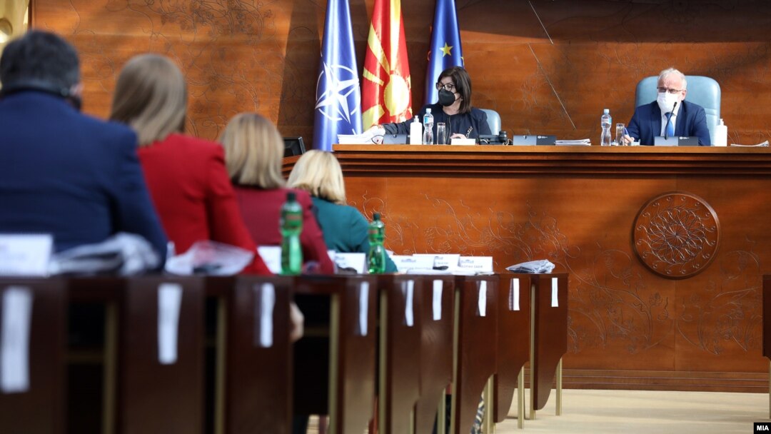 Poslanici bi načelno trebalo da budu odmoru do kraja avgusta, pa ako predsednik makedonskog parlamenta Talat Džaferi (na slici) ne odluči da prekine njihov odmor, o izmenama bi se glasalo u septembru, što je samo mesec dana pre lokalnih izbora.