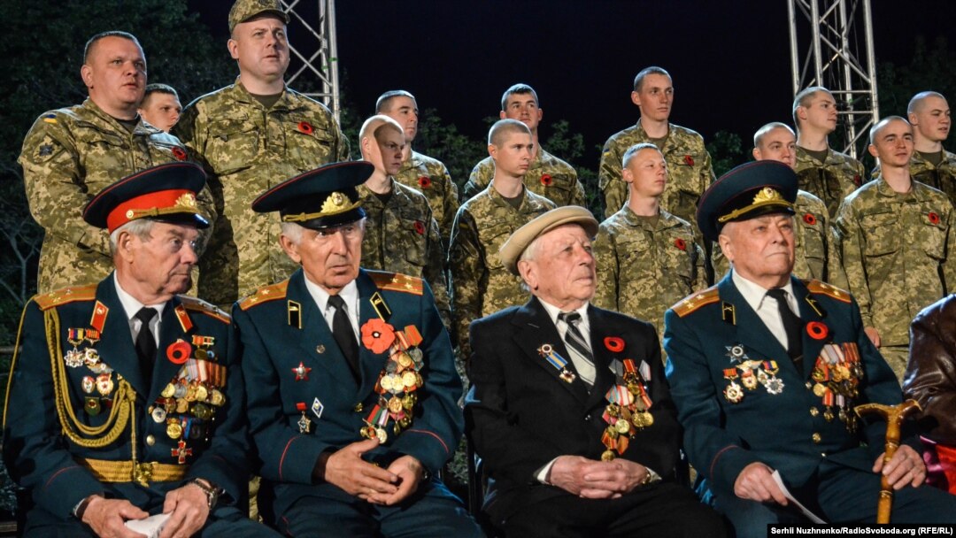Фотогалерея: Перша хвилина миру у Києві