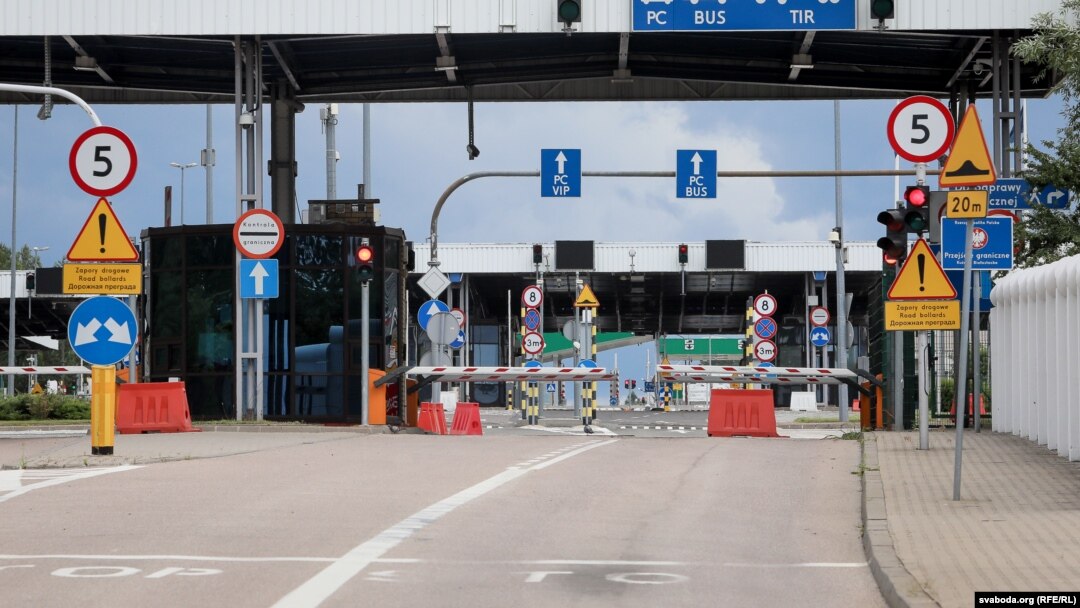 Citizens of dozens of European countries will now be able to enter Belarus without a visa. (file photo)