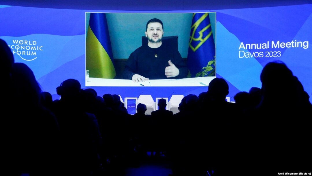 Ukrajinski predsednik Volodimir Zelenski obraća se učesnicima Svetskog ekonomskog foruma putem video linka u Davosu, u Švajcarskoj, 18. januara.
