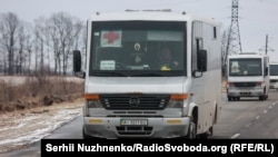 Напередодні двома гуманітарними коридорами – з Маріуполя і Мелітополя – виїхала 7 331 людина (фото архівне)
