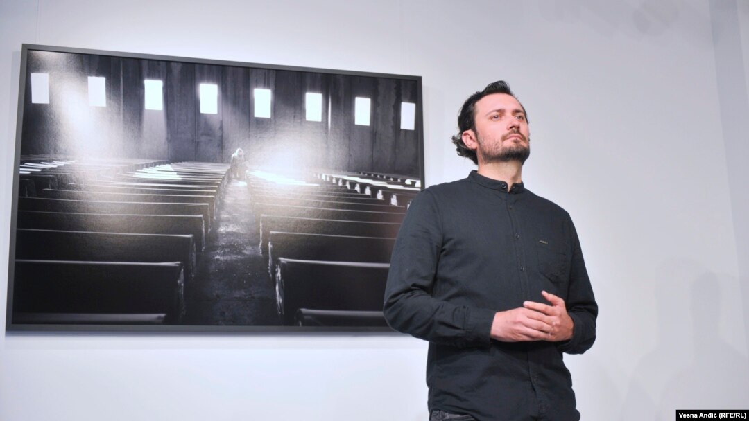 Sarajevski fotograf Midhat Poturović je za serijal fotografija “Duša Srebrenice” nagrađen priznanjem “Hrvoje Polan".