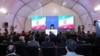 روحانی: اگر کسی بخواهد با حسن روحانی عکس بگیرد، باید از تحریم‌ها دست بردارد