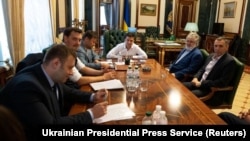 10 вересня Офіс президента України повідомив, що Володимир Зеленський зустрівся на Банковій з Ігорем Коломойським