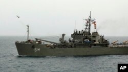 Imagine publicată pe 15 iulie de armata iraniană în care o dronă este lansată de pe o navă de război în timpul unui exercițiu în Oceanul Indian.