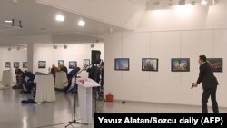 Через несколько секунд после убийства, 19 декабря 2016