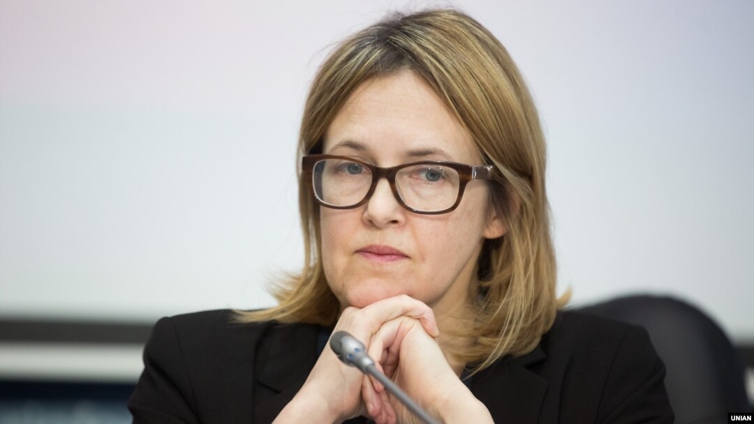 Дейзі Сінделар закликала українську владу створити умови, щоб журналісти могли працювати безпечно та без страху