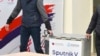 Republika Srpska je vakcinisala dio zdravstvenog osoblja ruskom vakcinom Sputnjik V, sa prvih 2.000 doza koje su nabavili putem interventnog uvoza (fotografija iz Banjaluke)