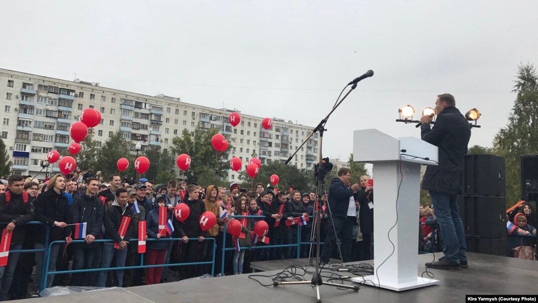 Up to 1,500 people are estimated to have attended an Aleksei Navalny rally in the city of Orenburg on the Ural River. 