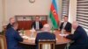 Predstavnici etničke jermenske zajednice Nagorno-Karabaha, vlade Azerbejdžana i predstavnik ruskog mirovnog kontingenta prisustvuju razgovorima u azerbejdžanskom gradu Yevlax 21. septembra 2023.