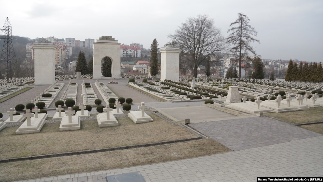 Меморіальний комплекс польських воїнів на Личаківському цвинтарі 