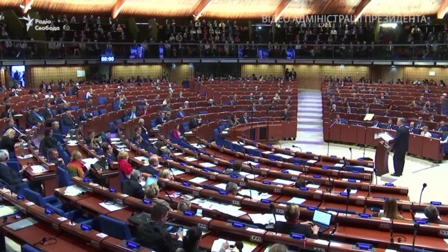 Порошенко про політичних в'язнів та «мовне питання» в ПАРЄ (відео)