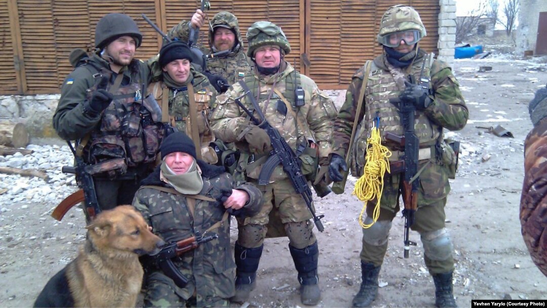 Євген Ярило (крайній справа)