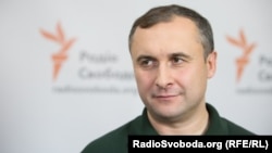 Речник ДПСУ Олег Слободян (на фото) пояснив, що музиканта МОТ не пропустили до України через його відвідини Криму