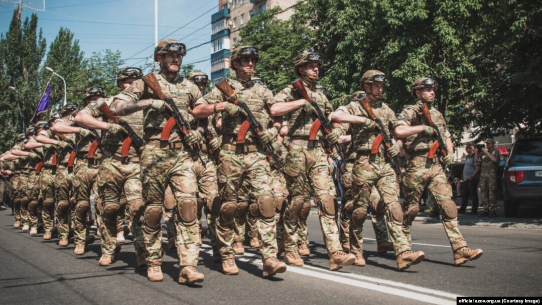 «Прирівнюючи «Азов» до терористів, 40 членів Палати Представників США прирівняли до терористів усі інші українські підрозділи», стверджують у полку