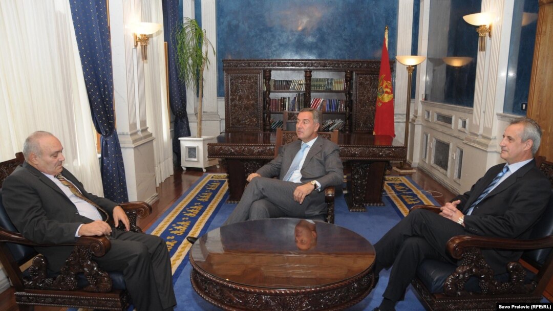 Premijer Crne Gore Milo Đukanović u razgovoru sa predsjednikom Udruge dragovoljaca domovinskog rata Dubrovnika Igorom Žuvela, Podgorica, 20. oktobra 2010 